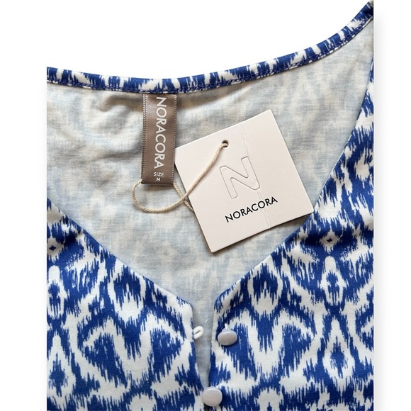 NoraCora Blue and White Buttoned Blouse with Geometric Pattern Women’s Size M - Picture 3 of 6
